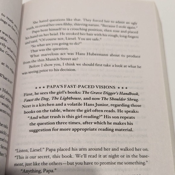 The Book Thief Novel & Reading Group Guide (2005, Paperback) – Markus Zusak - Picture 9 of 11